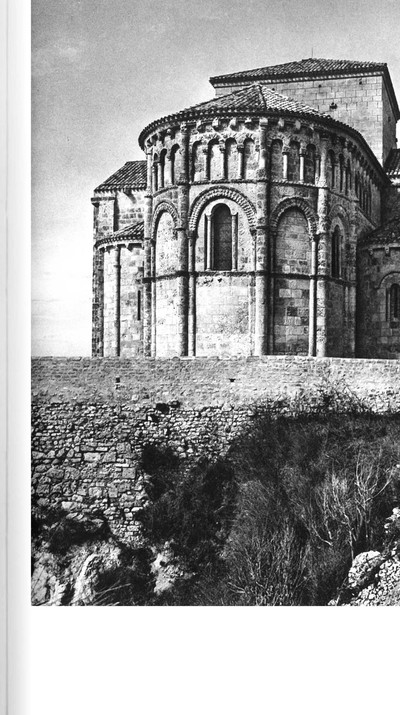 "Saintonge romane", Editions Zodiaque, Abbaye Sainte-Marie de la Pierre-qui-Vire, 1979, p.112 - © &copy; Fran&ccedil;ois Eygun, FP01